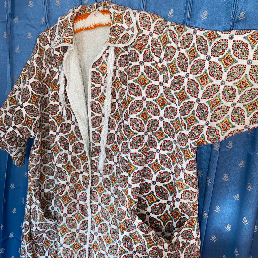 Vintage 1960s paisley robe housecoat day robe